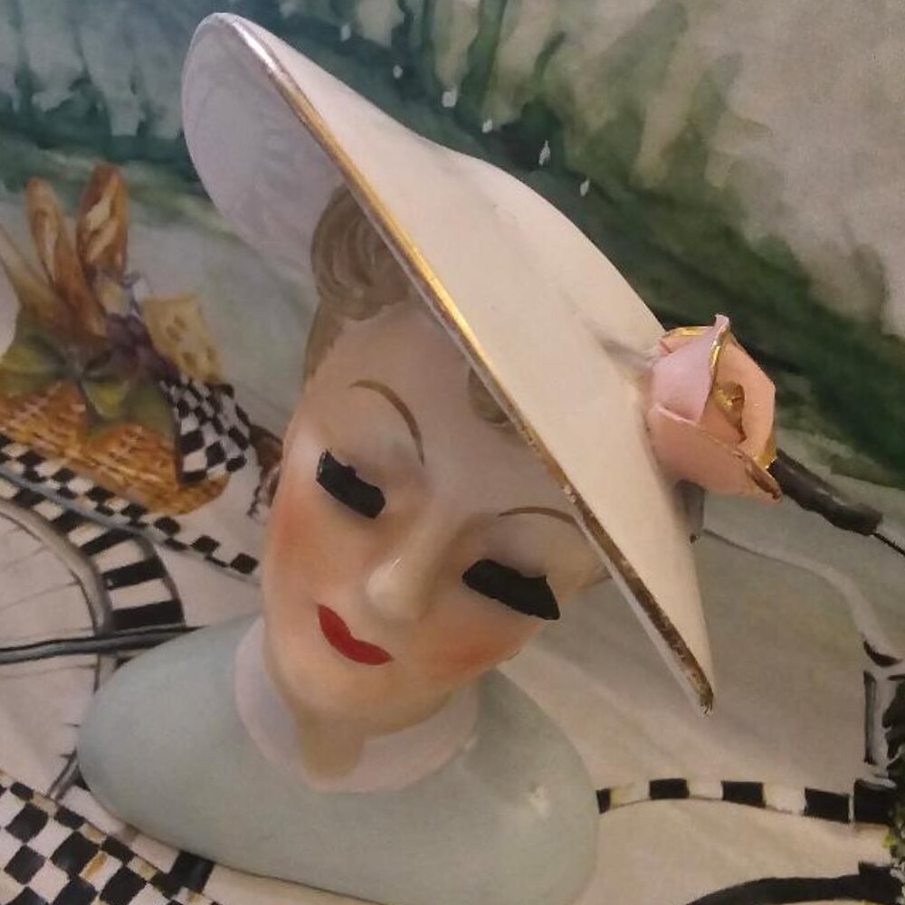 Vintage Lady Head Vase - Picture 6 of 8